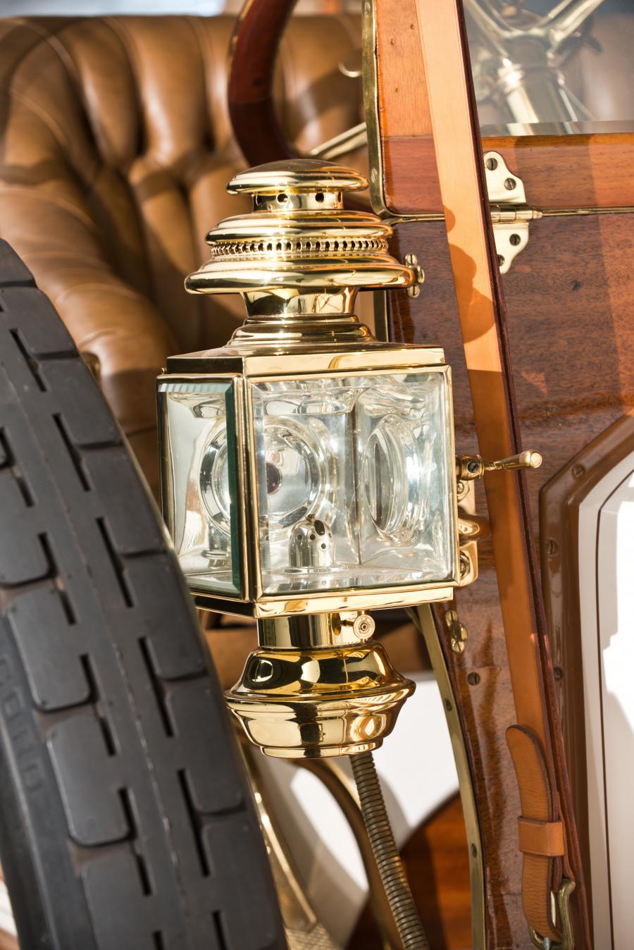 Детали экстерьера Austin Model 60 Touring 1909 года  (фото 7 из 18)